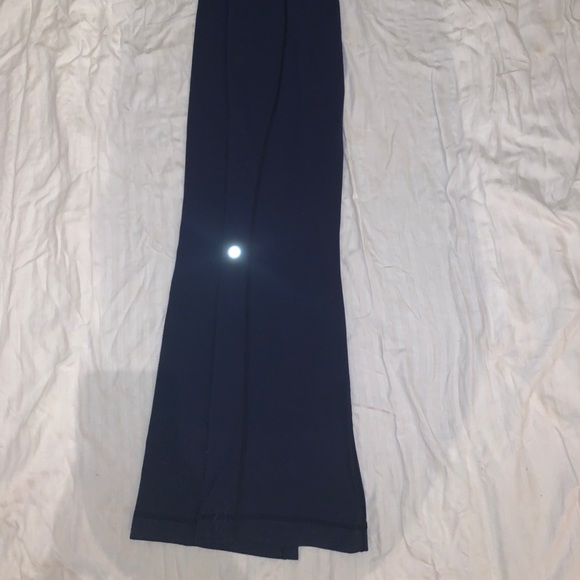 Navy blue lululemon groovy yoga pants - Picture 3 of 3